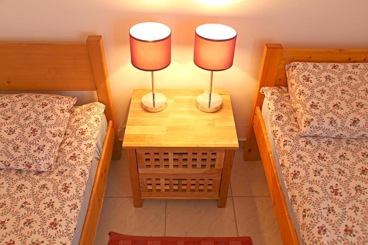Apartments Mira Gornji Karin Ngoại thất bức ảnh