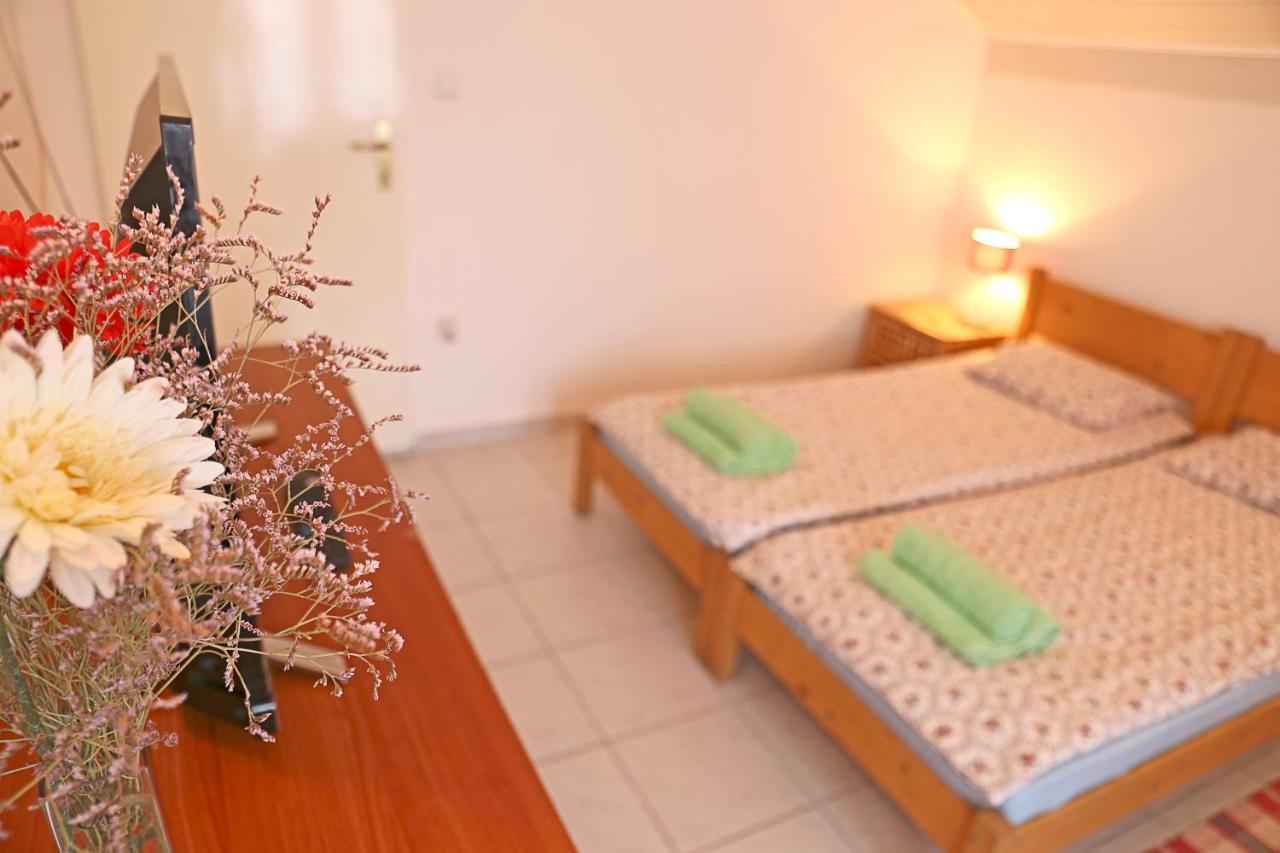Apartments Mira Gornji Karin Ngoại thất bức ảnh