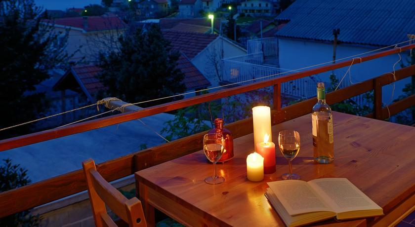 Apartments Mira Gornji Karin Phòng bức ảnh