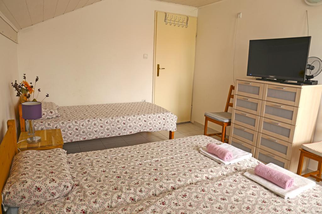 Apartments Mira Gornji Karin Ngoại thất bức ảnh